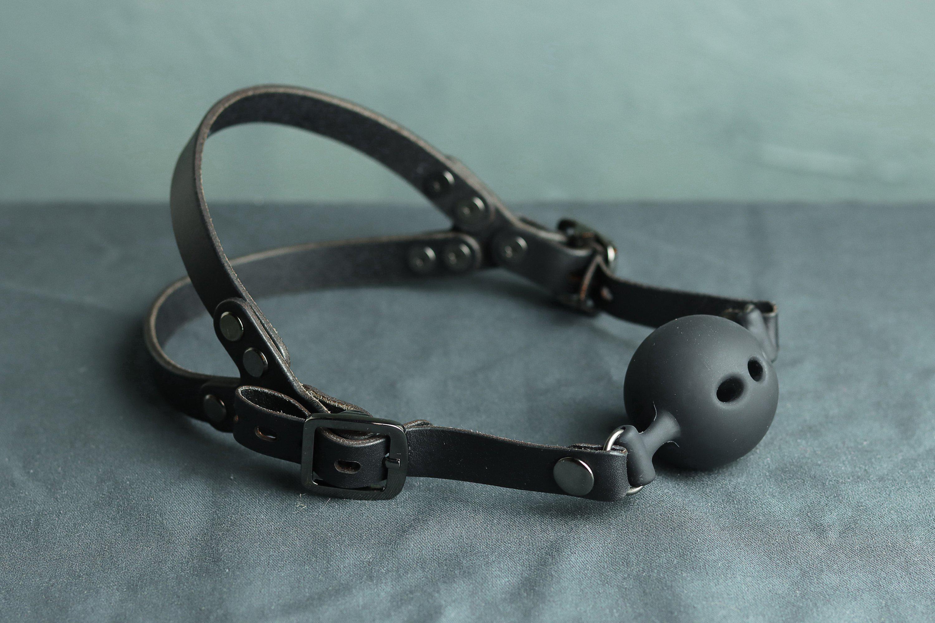 Ball Gag – Sabersmyth