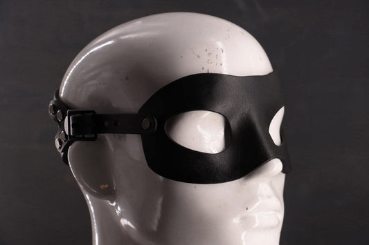 Hero Mask - Black with Black Hardware